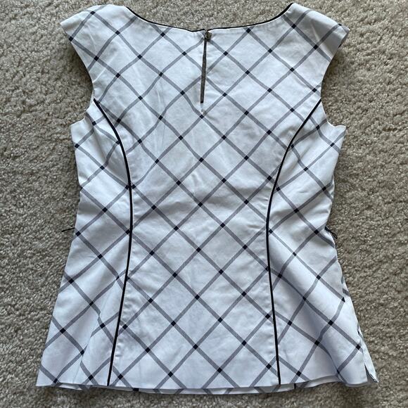 Sleeveless Black & White Top Size 2 WHBM - Picture 2 of 11